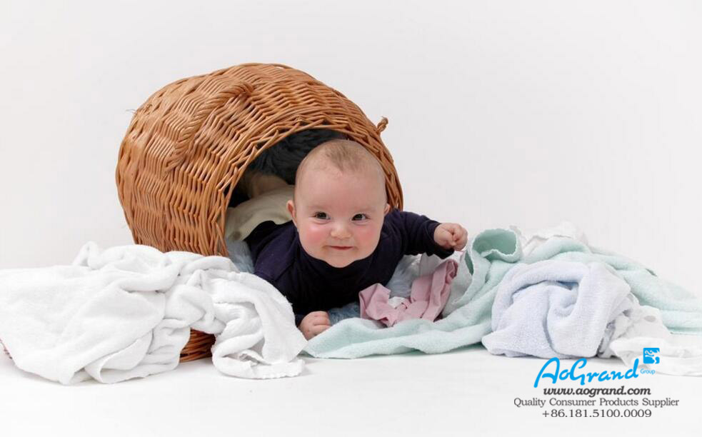 A escolha de produtos de lavanderia para o bebê deve ser cuidadosa